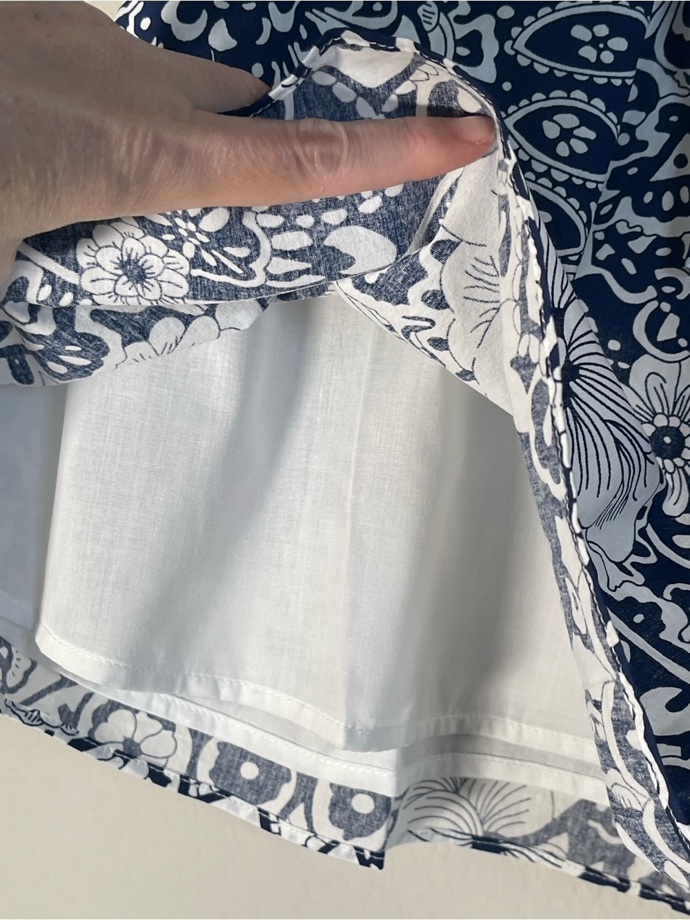 Tuckernuck Hyacinth House Thea Blouse Navy & White Floral Paisley Sz XXS Top NWT - Picture 7 of 11